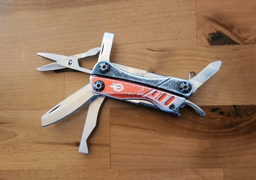 Gerber Dime Red – 9 Functions(USA) – Good Condition, Free Shipping – 666