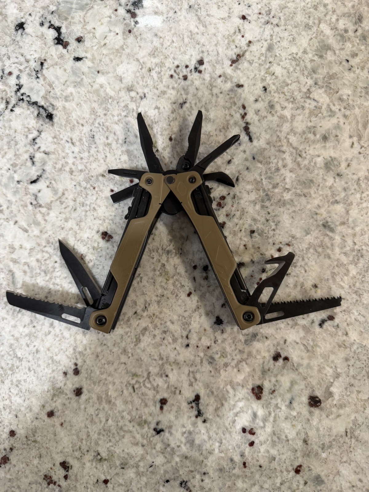 NEW Leatherman OHT Multi-Tool Knife – DISCONTINUED! COYOTE TAN! EXTRAS!!!