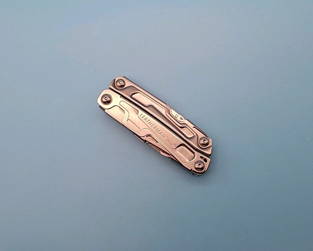 Leatherman Rev Multi-Tool – Pliers, Knife, Screwdrivers, Can Opener, File