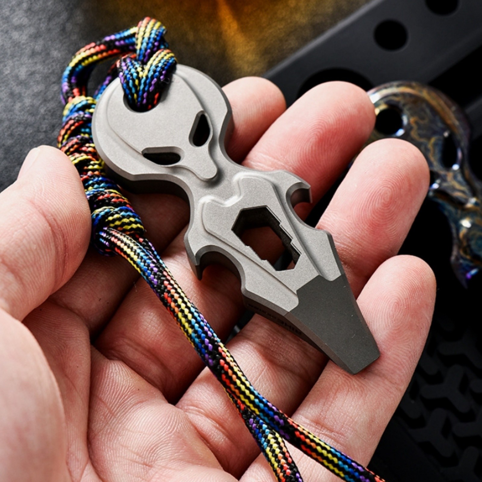 Titanium Alloy EDC Alien Shape Outdoor Multi-Tool Mini Pry Bar Lightweight