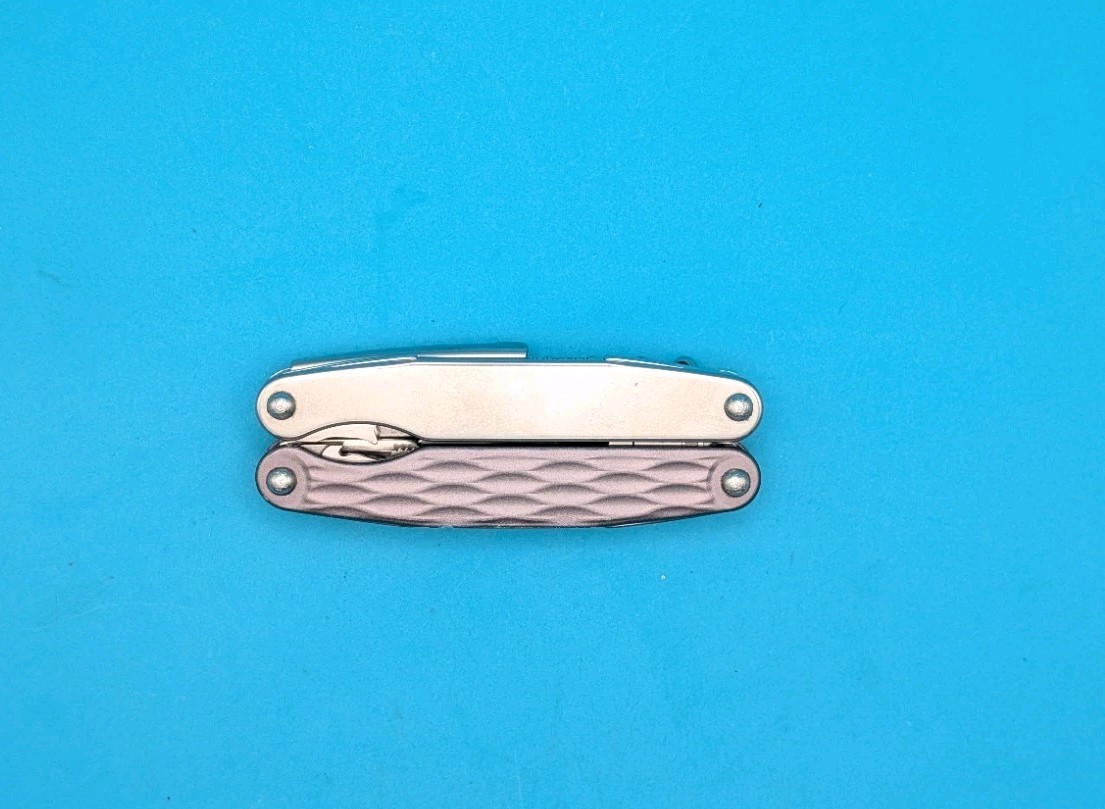Leatherman Juice C2 Granite Gray Multi Tool! RETIRED!