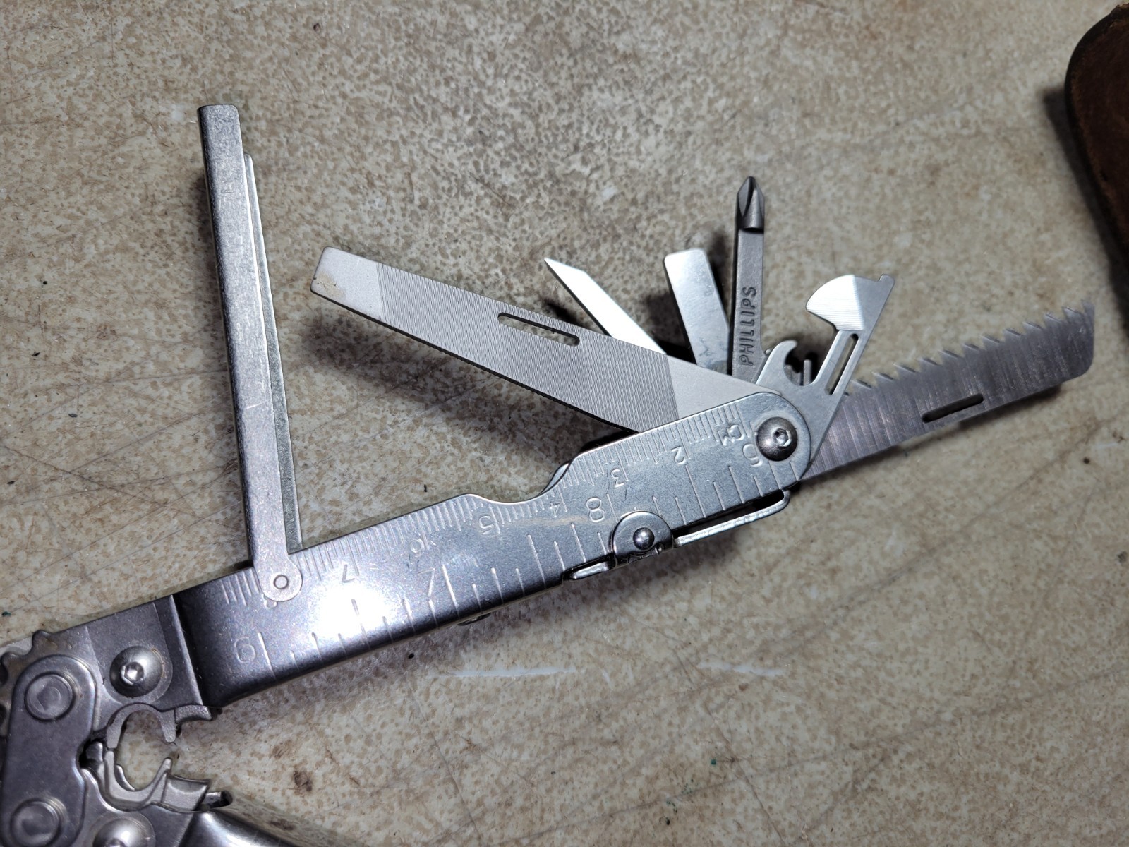 Fine SOG Power Lock Multi-Tool Stainless Steel Serrated Knife Opener