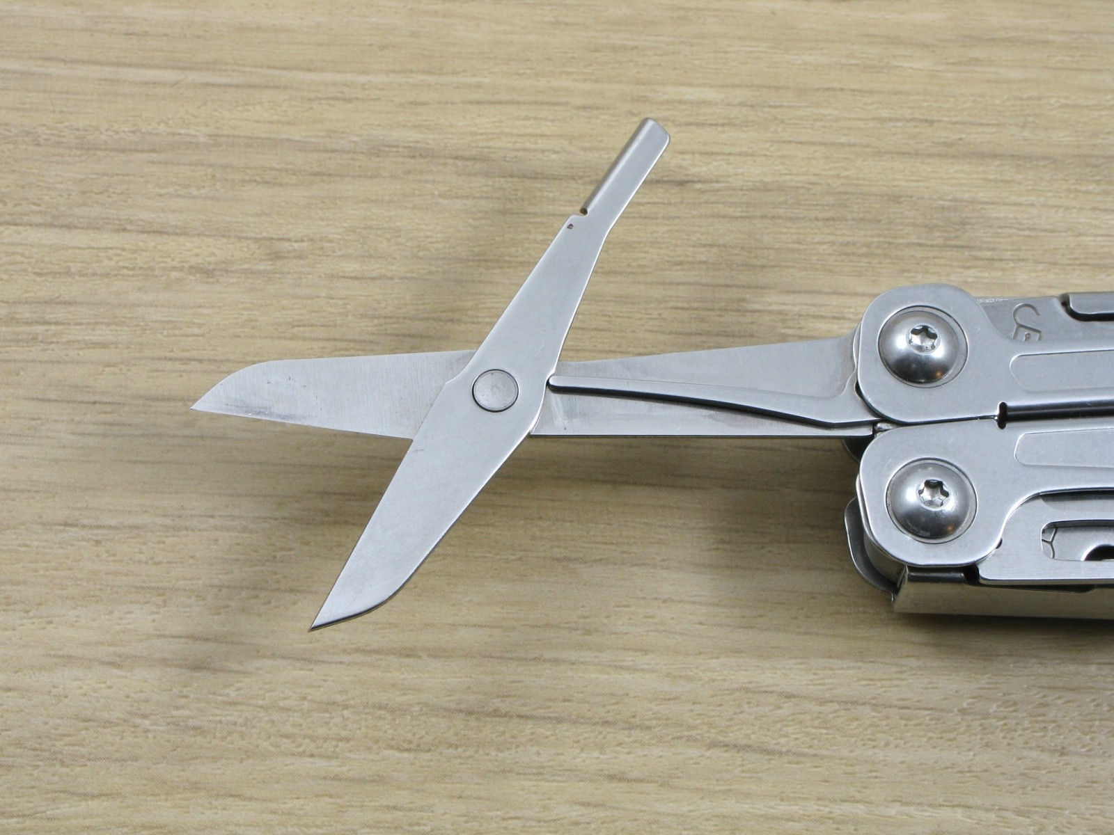 Leatherman Wingman Multi-Tool, Knife, Pliers, Stainless, USA – “SUFFOLK OEA”