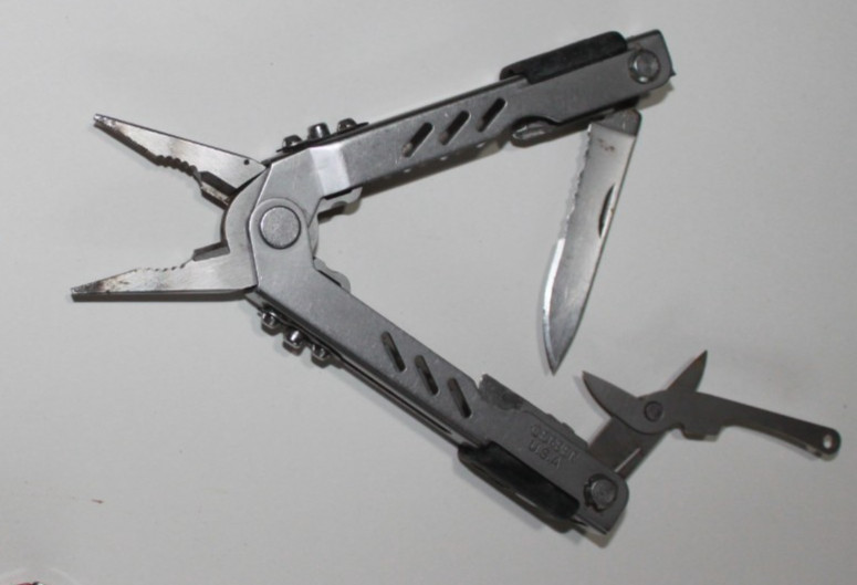 Gerber Multi-Tool Lot – 3 full sized multipliers, Mini Suspension , Gerber Dimes
