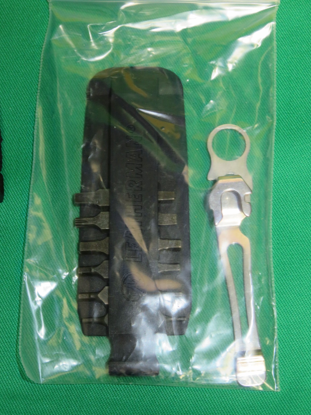 Leatherman Charge AL Multi-Tool 830662 W/ Sheath & Bit Kit (a) – NEW