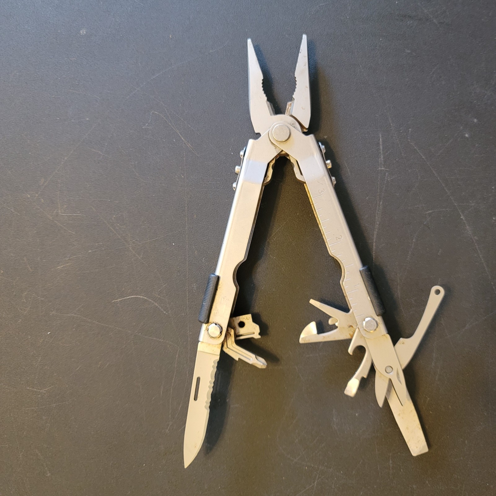 Gerber Multitool And Fixed Blade Lot