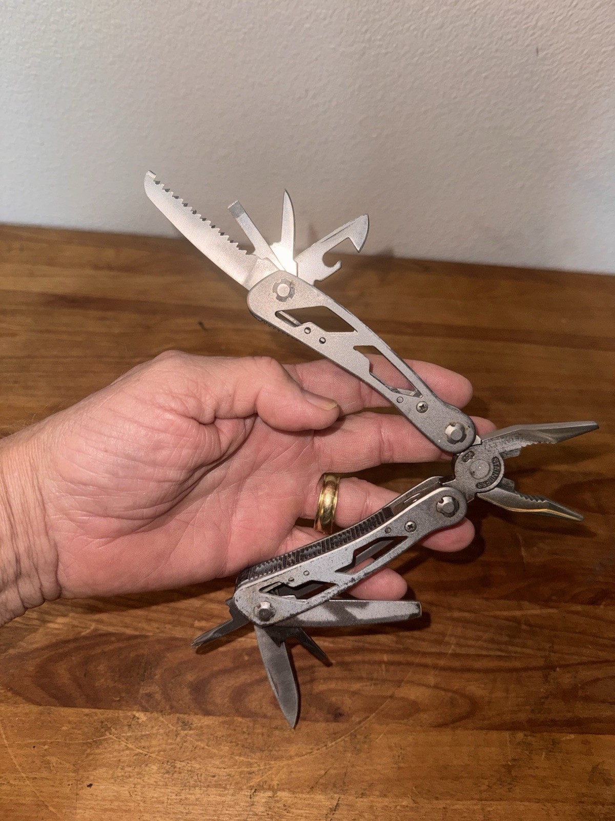 Stanley 12 In 1 Multi Tool. Last Photo Shows All Tools That Are Included. NICE.