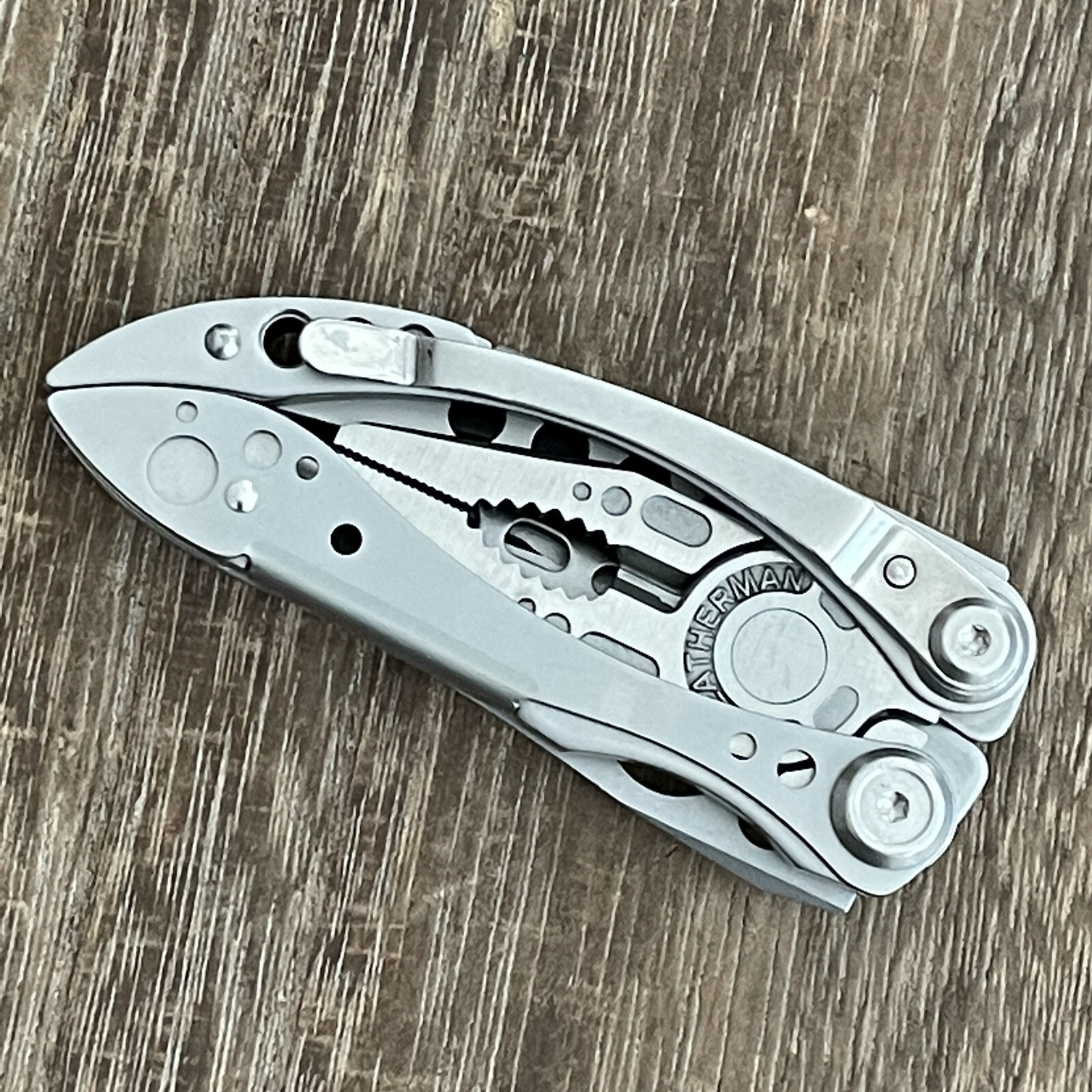 Leatherman Freestyle multitool with classic vintage design box. Discontinued
