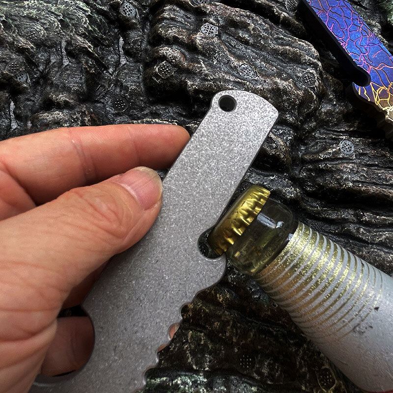 Hot Titanium Alloy Keychain Pry Bar Pendant Tool Crowbar Opener Outdoor Multi