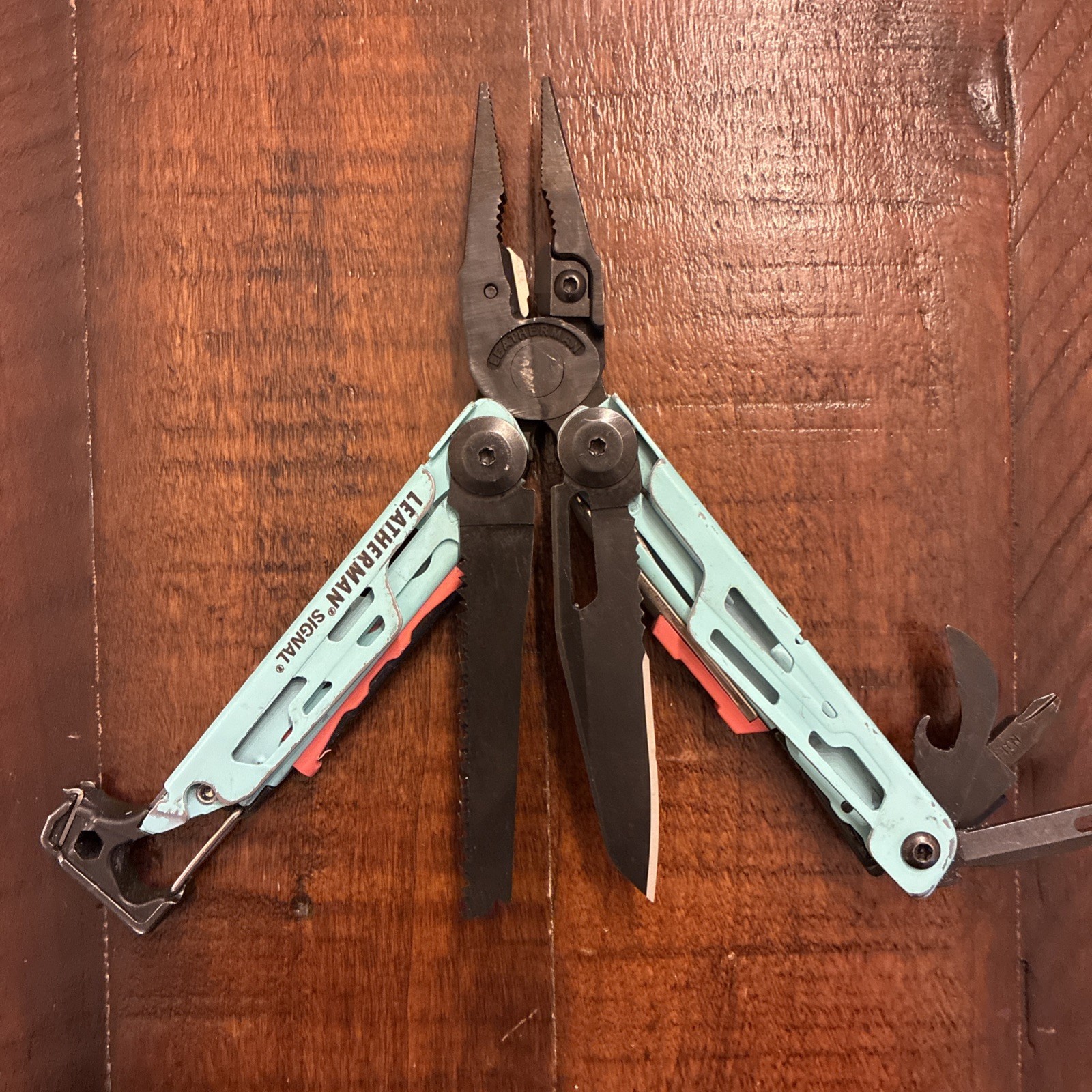Leatherman Signal Multi-Tool Aqua – Excellent