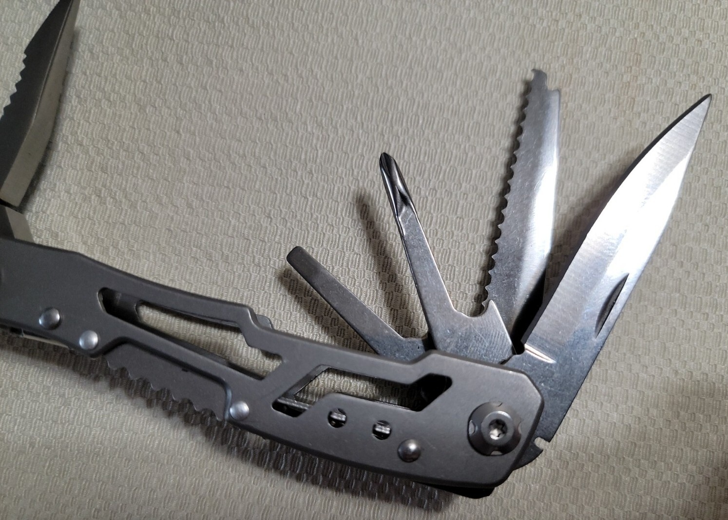 Tool Pliers Multipurpose Folding Navaja/ Pinza/ Destornillador/ Destapador