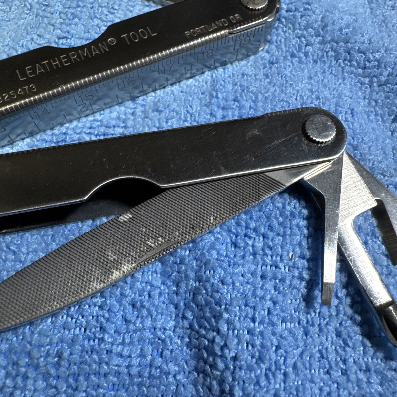 Vintage Leatherman Multi Tool w/ leather Sheath Pouch TM 1325473 Portland OR
