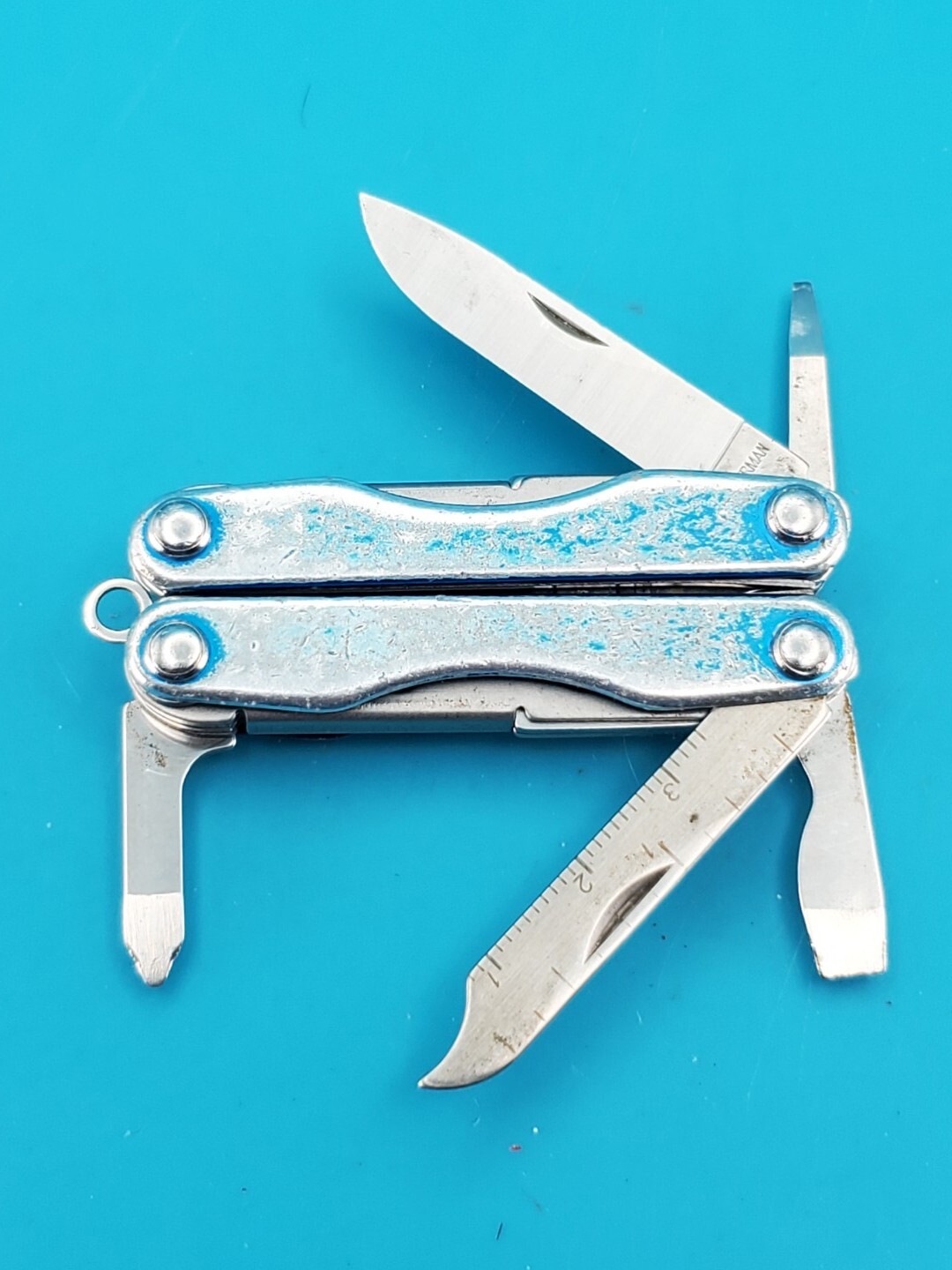 Leatherman “Squirt S4” Stainless Steel Multi Tool! BLUE!