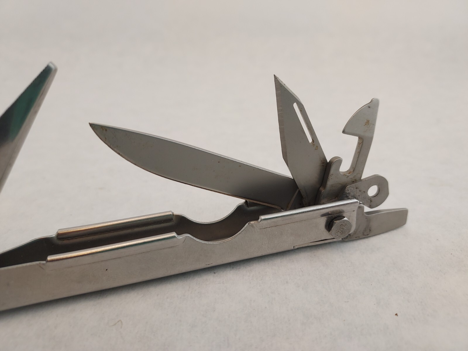 Vintage Gerber Stainless Multi Plier Needle Nose Knife Can Opener Screwdriver US