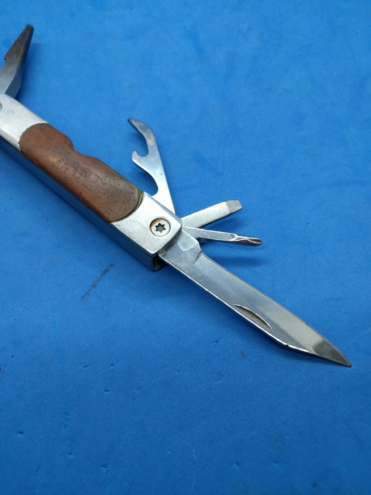 Sheffield Multi-Tool with Wood Grain Grip Handle