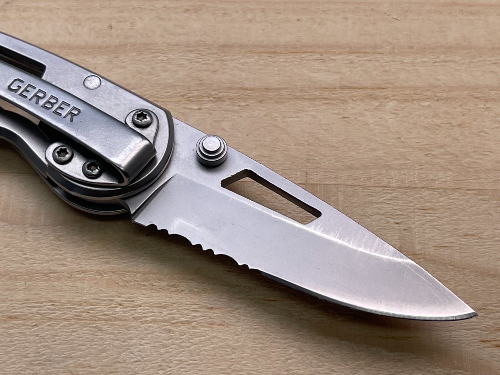Gerber Ripstop I Folding Pocket Knife – Frame Lock, Combo Serrated Blade