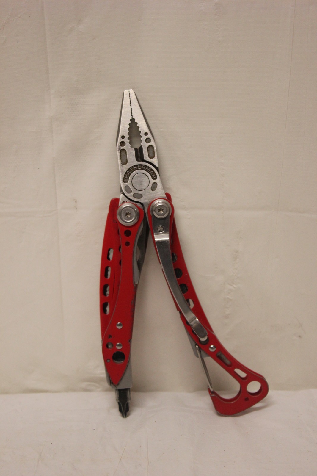 Leatherman Skeletool RX Multi-Tool Knife Pliers Combo Blade Driver Bits RED J42