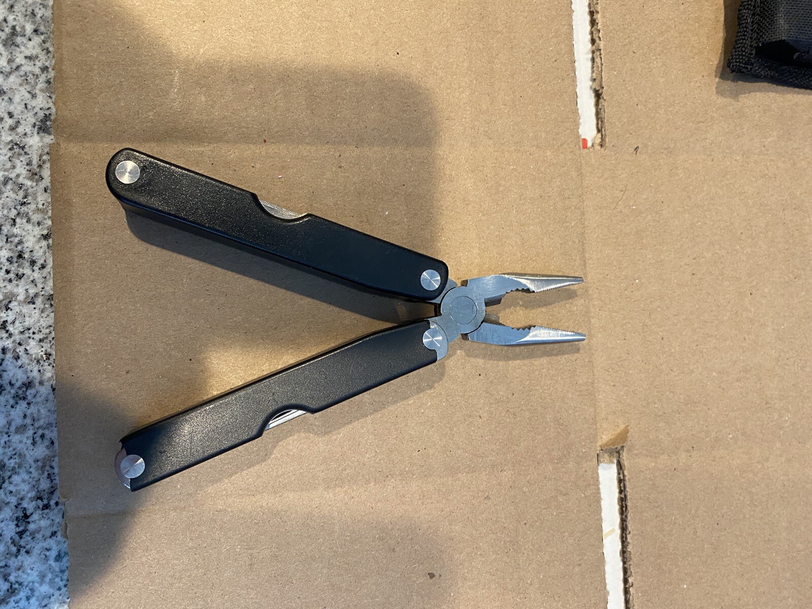 Multi tool with nylon case – Used