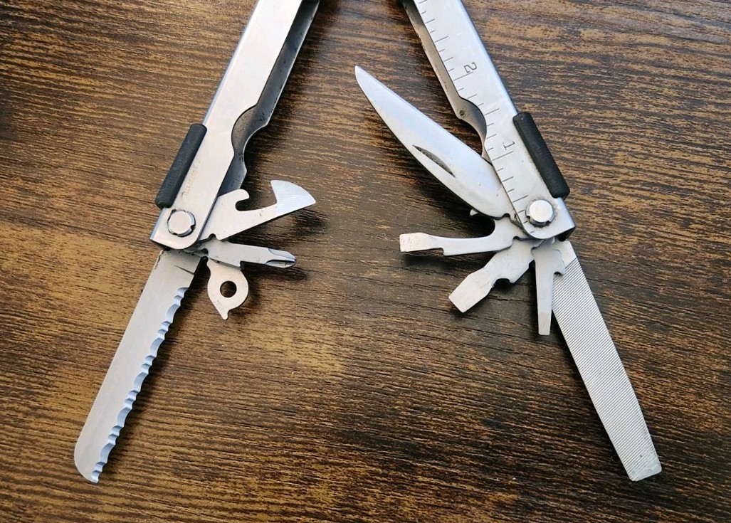 Gerber MP600 Multi-Tool Multi-Plier Needle Nose Silver w/ Sheath – Great W9