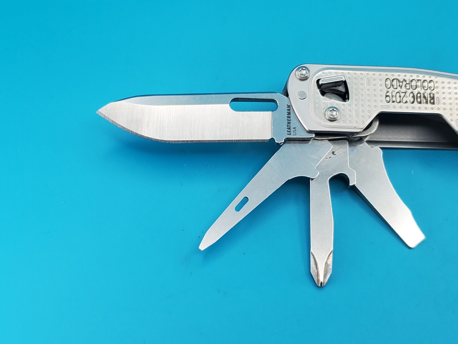 Leatherman FREE T2 Pocket Knife Multi-tool! RNDC 2019 COLORADO