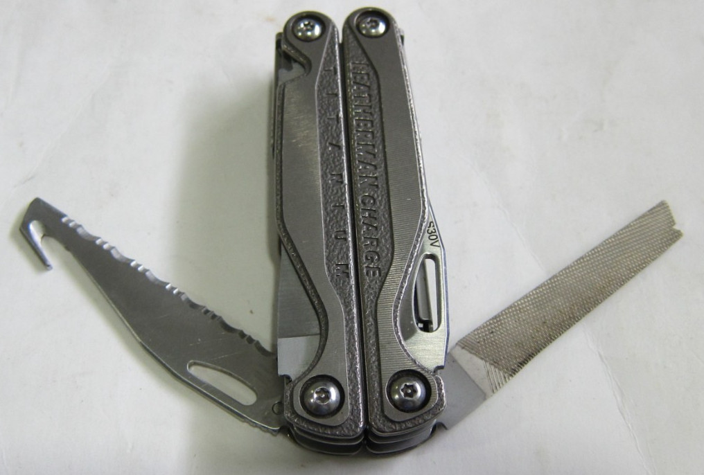 Leatherman Charge Titanium S30v Blade With Nylon Sheath & 11 Piece Bit Kit