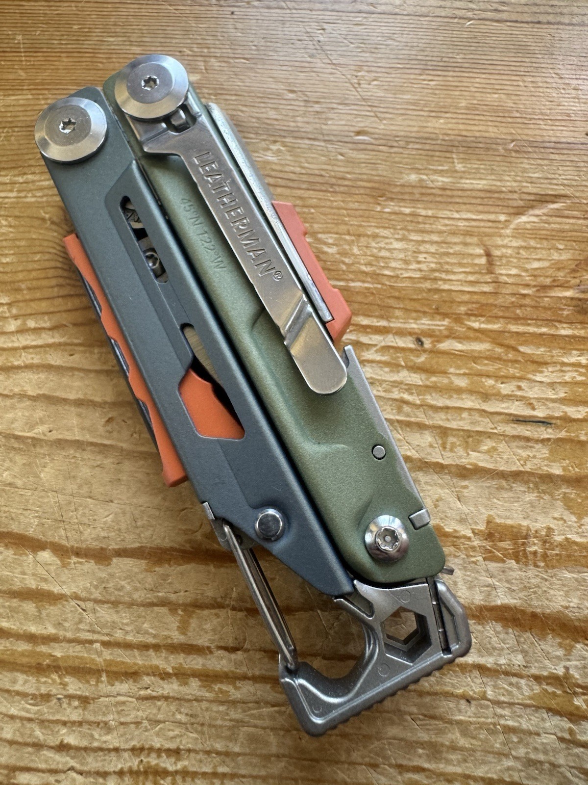 Leatherman Signal Multi-Tool Thunderscape – Excellent
