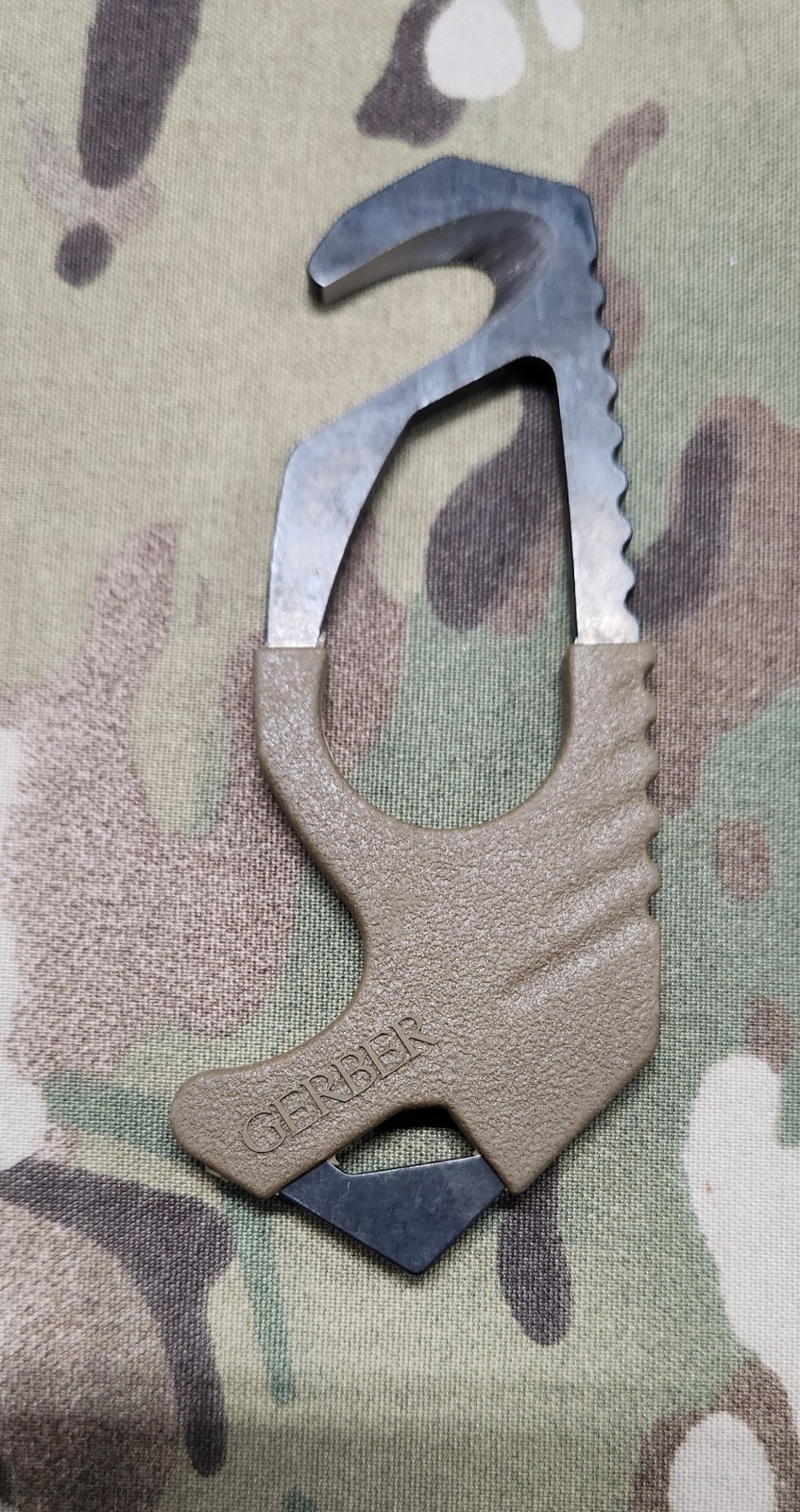 New Gerber Strap Cutter Coyote Brown Emergency Seatbelt Cutter Military Issue