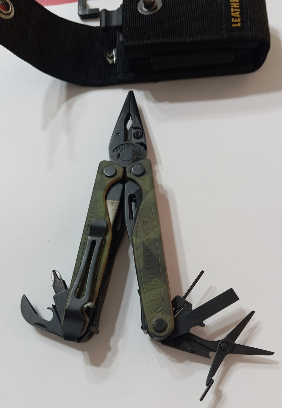 🔥🔥🔥 Leatherman Charge 2018 Forest Camo Retired Limited Edition Very Rare