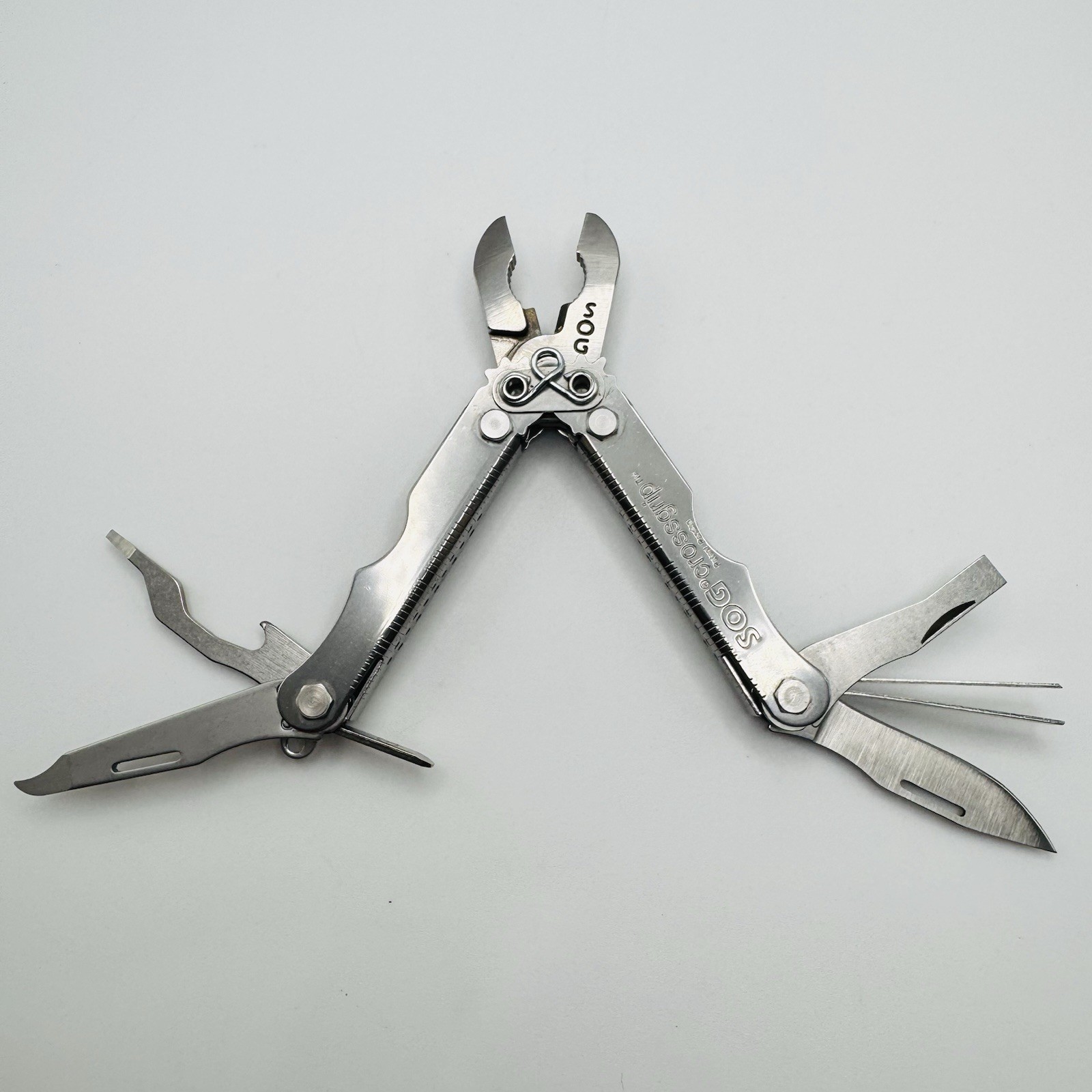 NOS SOG Crossgrip CG55-Compact-Multi-Tool-Discontinued-Pliers-Knife-File-Ruler