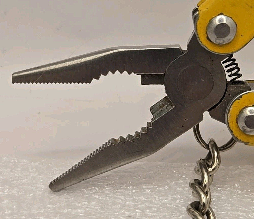 Cabelas Pocket Multi-Tool Flashlight Serrated Knife Can Opener Pliers Keychain