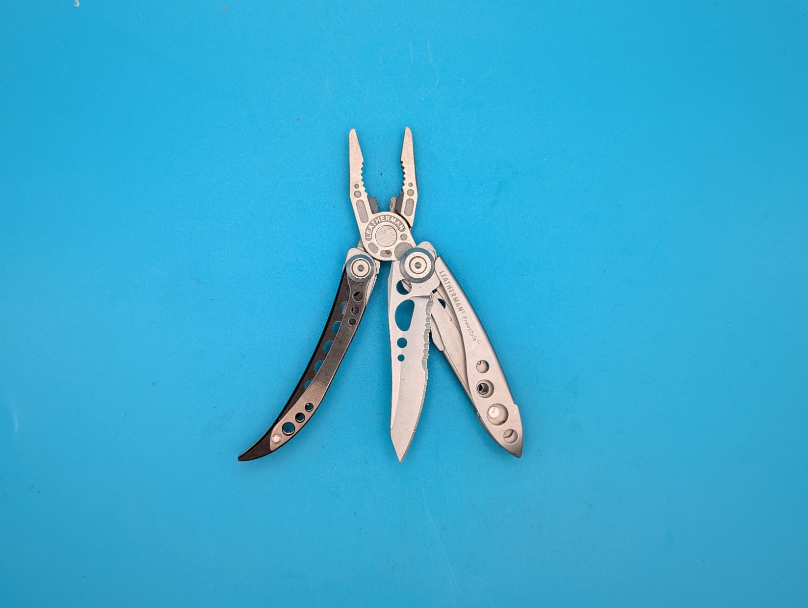 Leatherman Freestyle Multi-Tool – Discontinued – FAST SHIPPING!