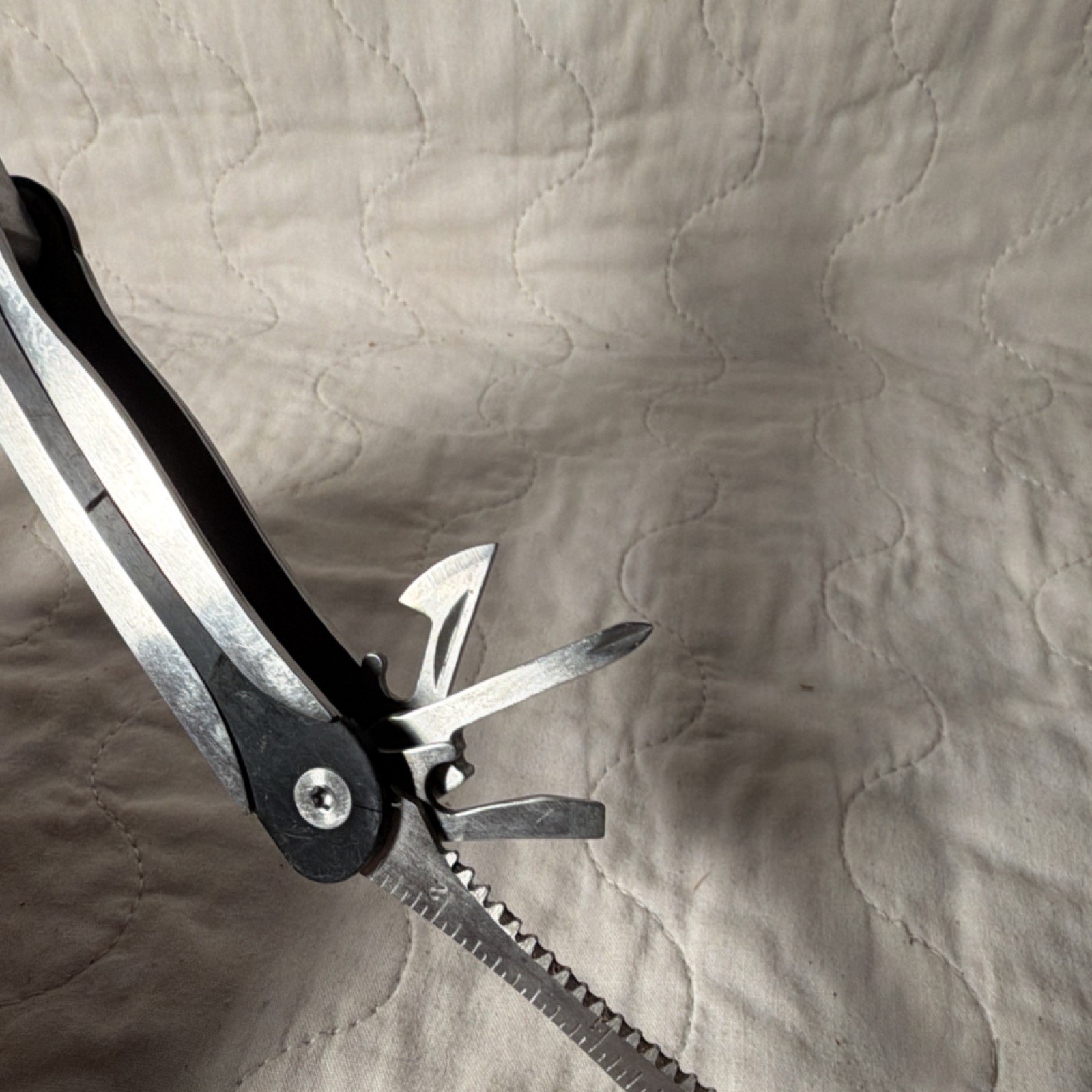 Silver Black Stainless Steel Multi-Tool, 8 Functions, 4″ Closed, Pliers, Knife
