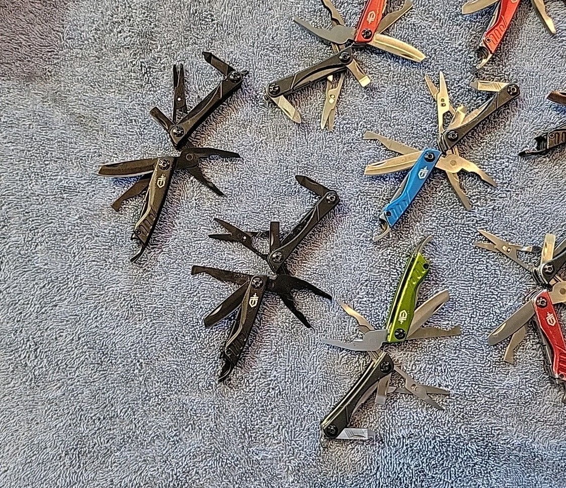 Gerber Dime Mini Keychain Multi-Tool – LOT OF 8 – Knife – Pliers – Scissors