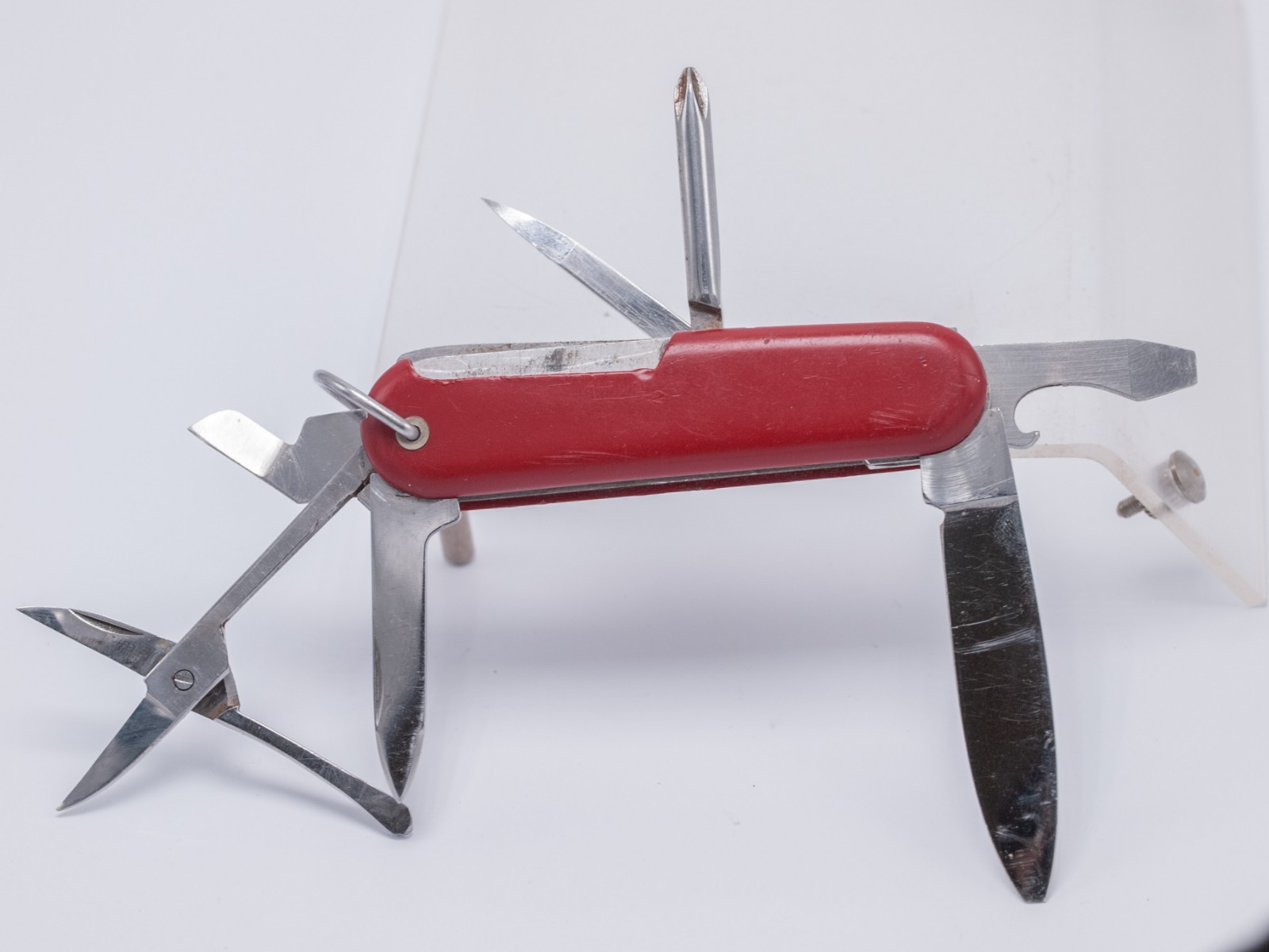 1970s – Wenger Swiss Army Classic 16 85mm Swiss Army Knife w/ Bail – *Read*