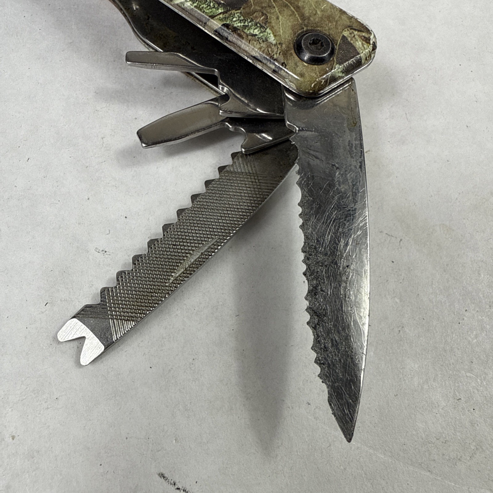 Camo Multi Tool Mossy Oak & Ozark Trail *See Photos Read