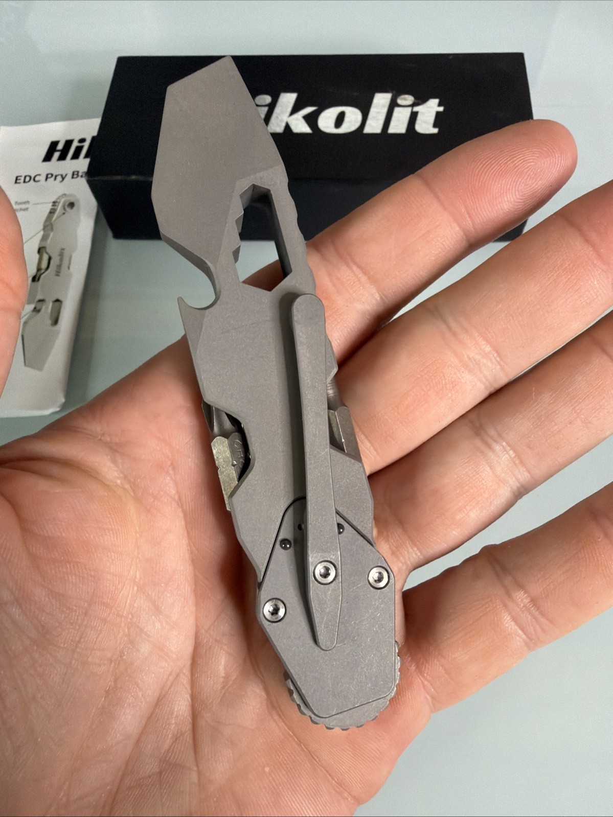Versatile EDC Multitool Pry Bar with Ratchet Screwdriver, Bottle Opener & Hex Wr