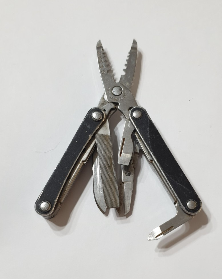 🔥 Leatherman Squirt ES4 Black Rare Retired Keychain Multitool