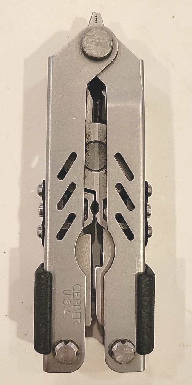 Gerber MP400 Folding Multi-Tool Knife Hunting Camping Hiking Prepper EUC