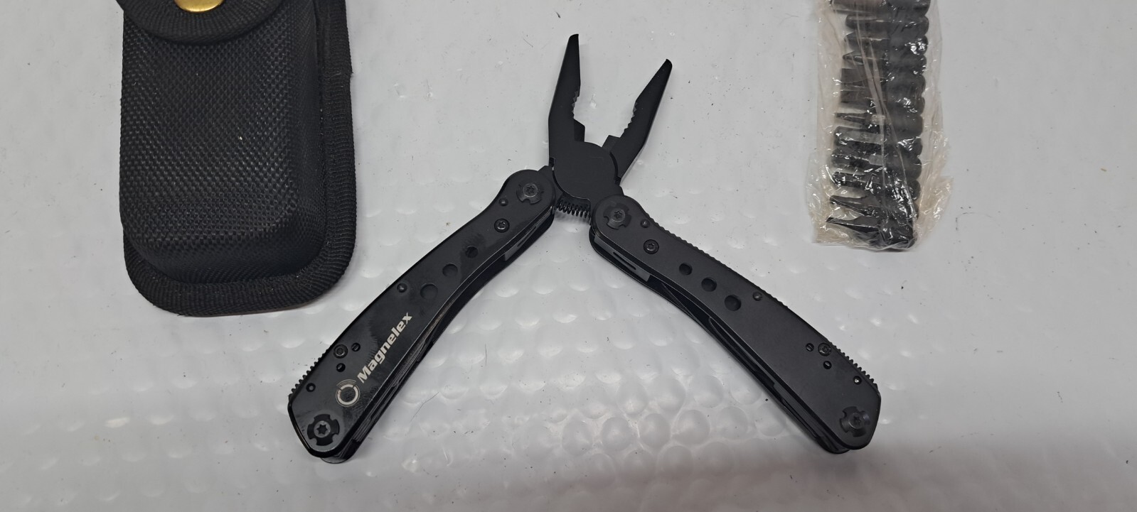 Magnelex MG-MT01 multi-tool pliers with 11 integrated components + 11 extra bit