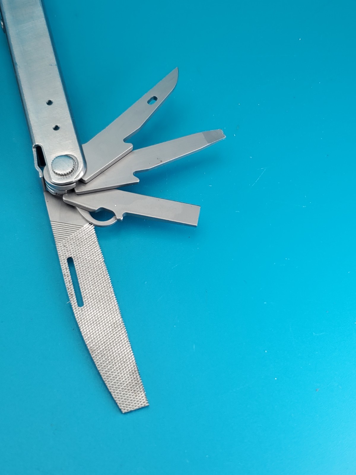 LEATHERMAN Bond Multitool, Stainless Steel Everyday Tool!