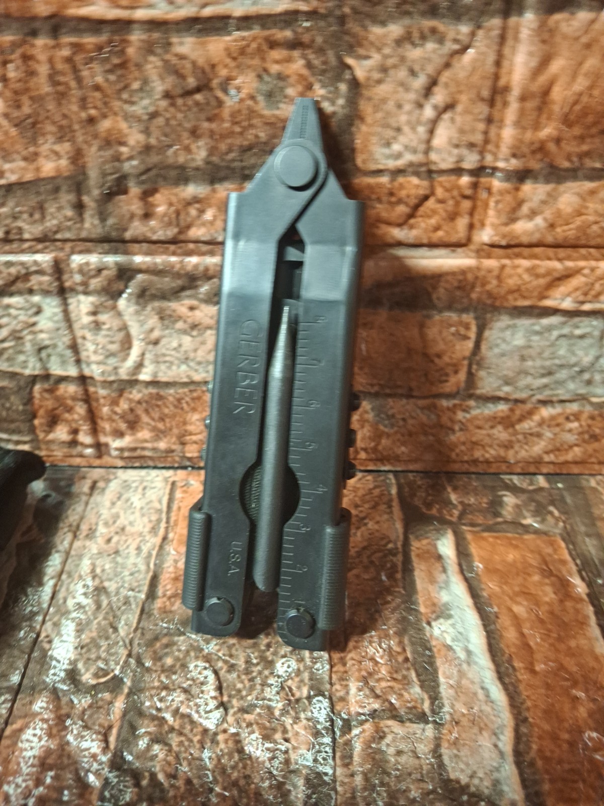 GERBER DET Needle Nose Multi-Plier MP600 Black w/RemGrit Explosive Punch Crimper