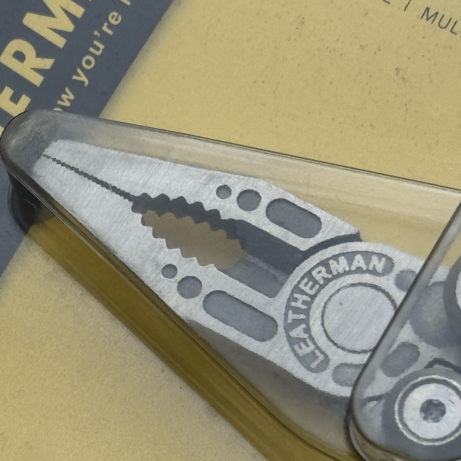Very Rare Early Shell Package 2009 Leatherman Skeletool multi tool