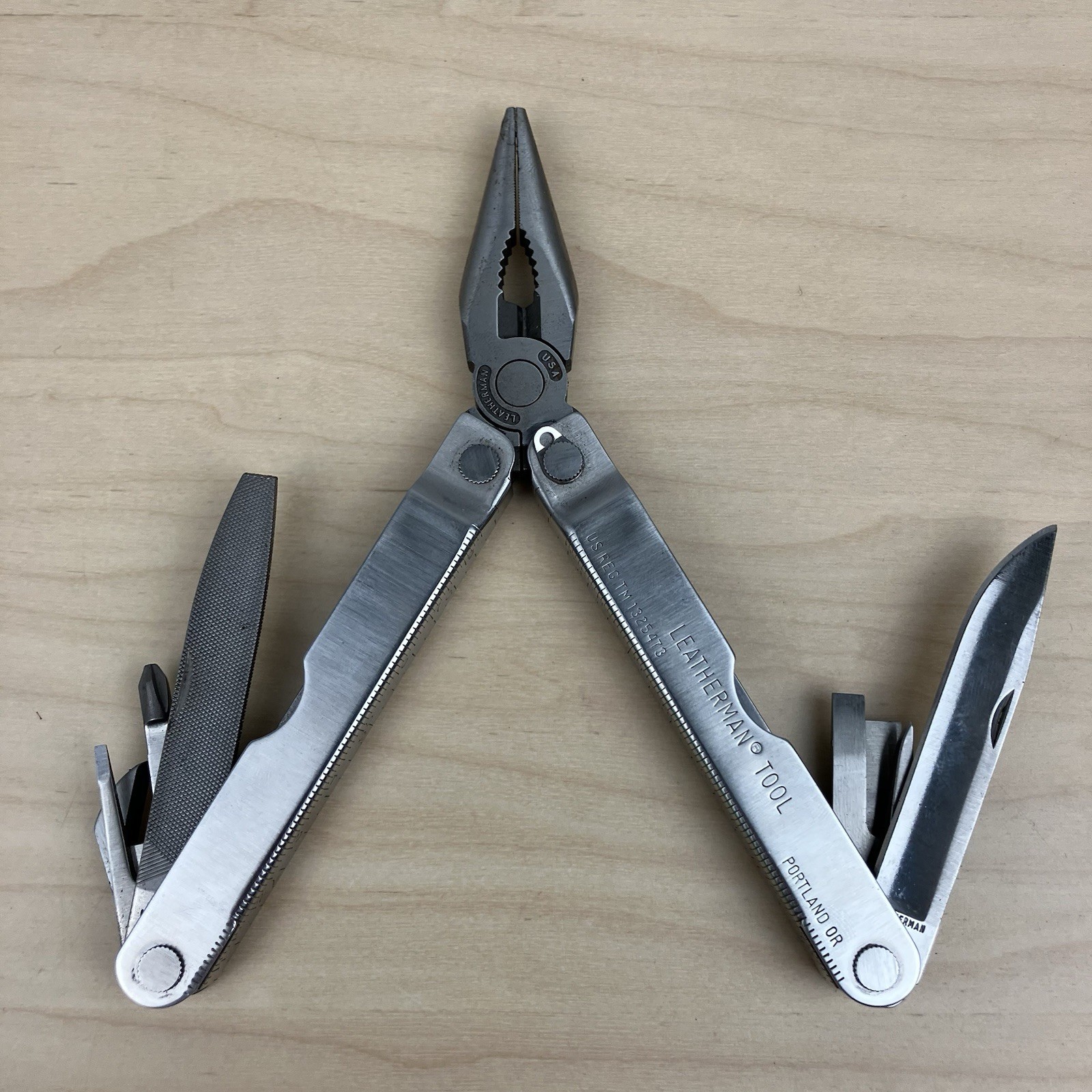 Retired 1995 Leatherman Multi-Tool US Reg TM 1325473 Portland OR w/ Leather Case