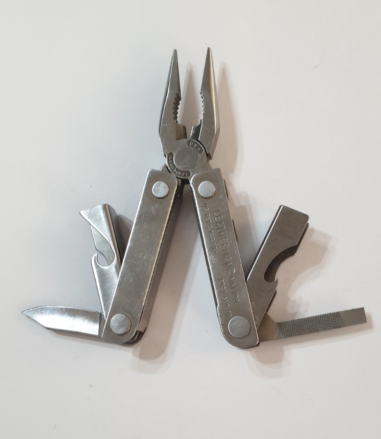 🔥🔥🔥 Leatherman Mini Rare Retired Multi Tool Keychain Fold to Full Size