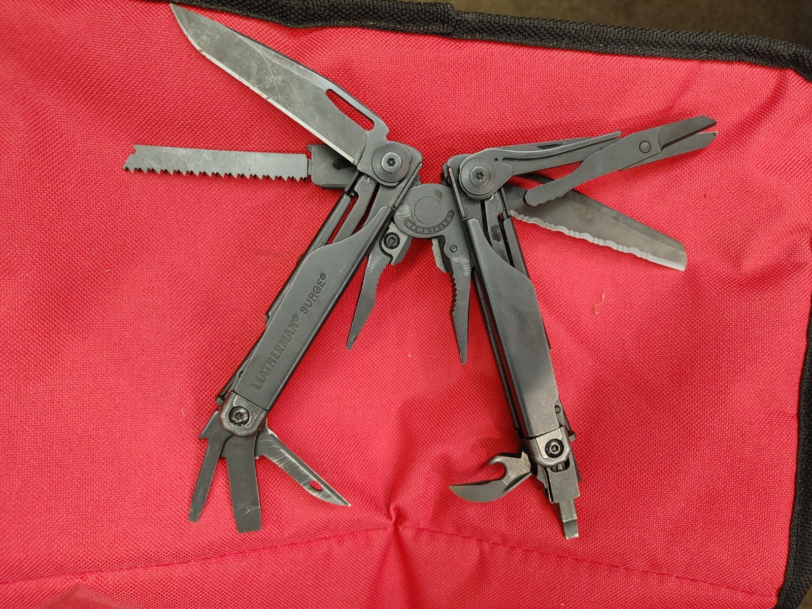 Leatherman Surge Heavy Duty Multi-Tool! GOOD WORKING CONDITION! BLACK OXIDE!