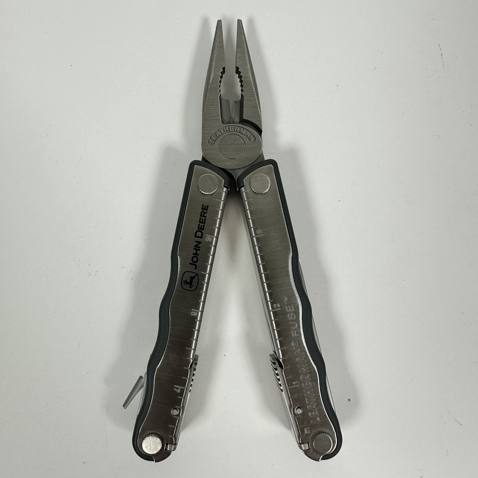 Leatherman Fuse John Deere Edition Multi Tool w/ CARRYING SHEATH, Retired 2004
