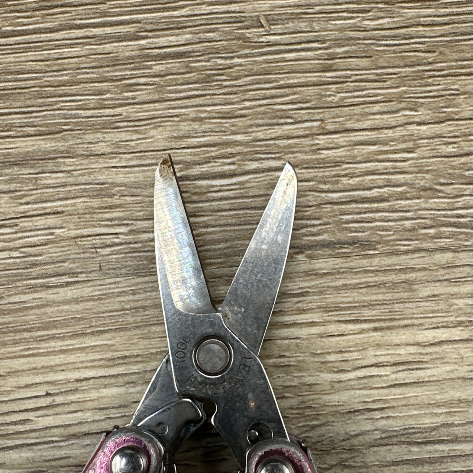 Leatherman Squirt P4 Pink Multitool Multi-Tool – Pliers Multitool 067L
