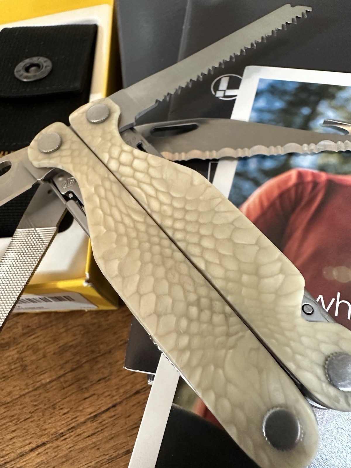 Leatherman Charge TTi, Custom Hand Made G10 White Juma Dragon Scales, S30V