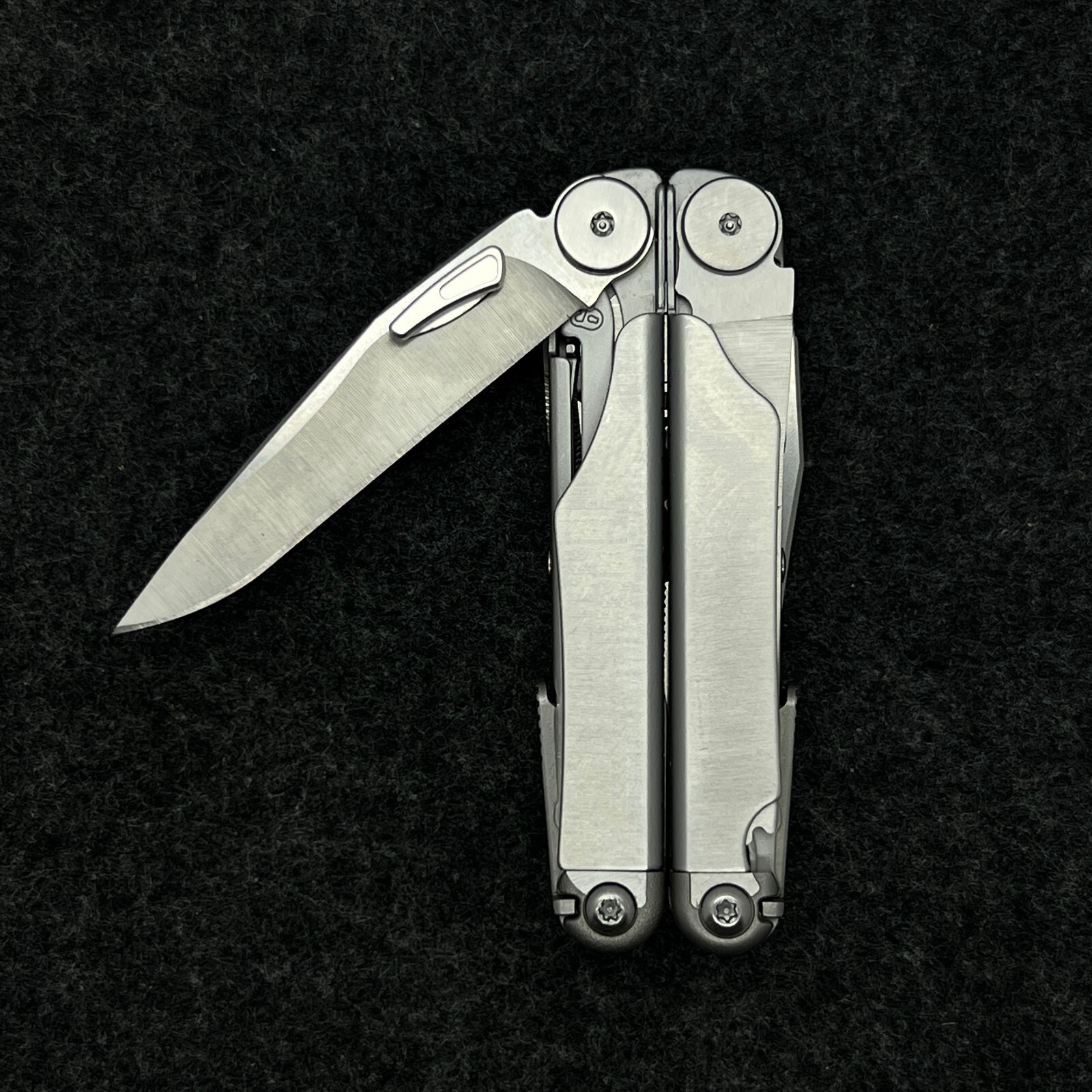 Aluminum Alloy Thumb Grip Easy open push button For Leatherman Wave Accessories