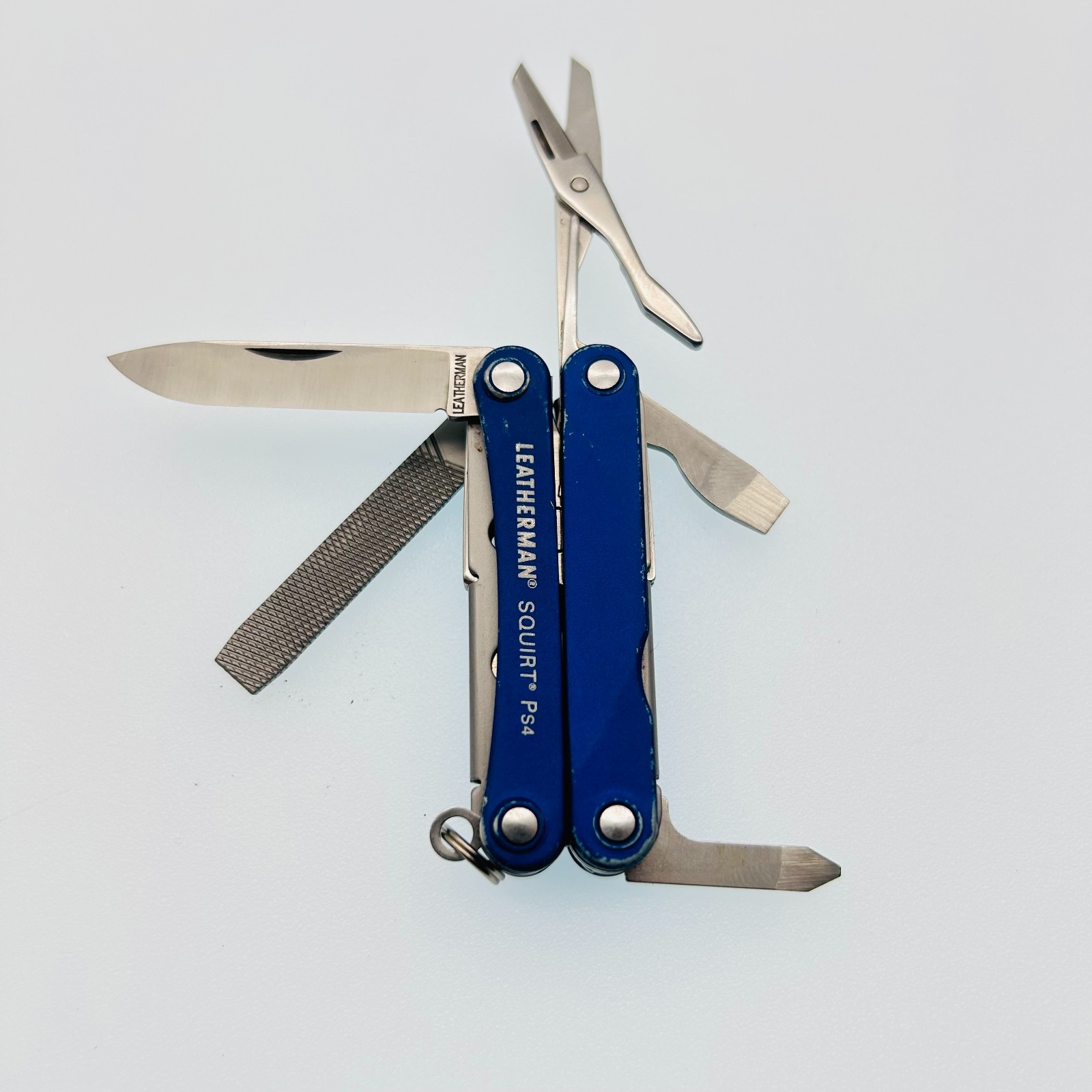Leatherman Squirt PS4 BLUE – 8-in-1 Keychain Multi-Tool Discontinued (CODE5)